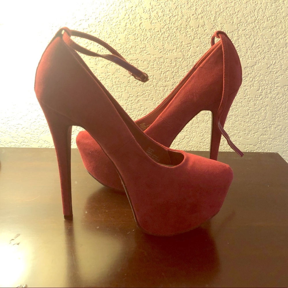 Almond toe, Mary Jane pumps
